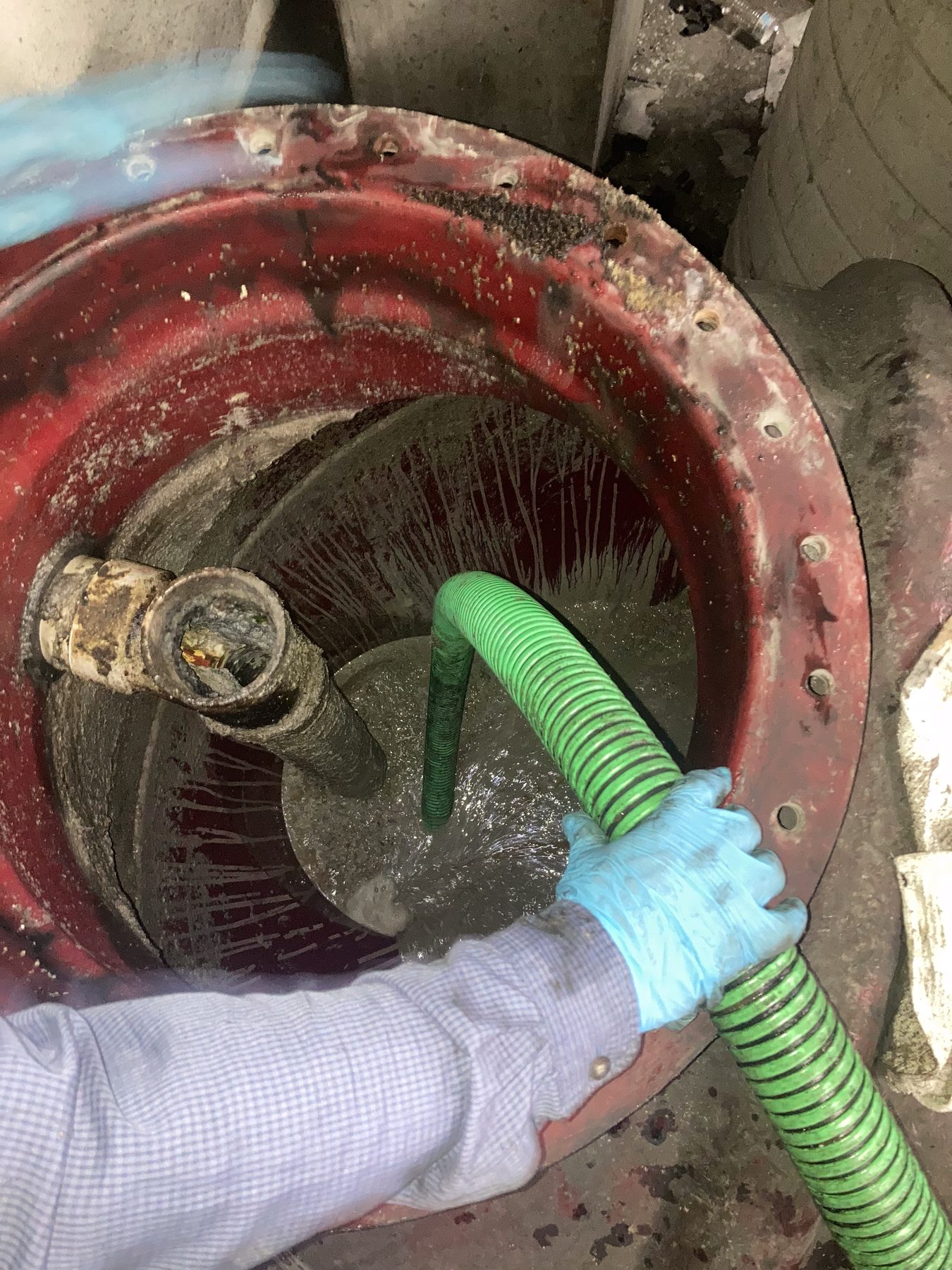 JN Grease Service on the job